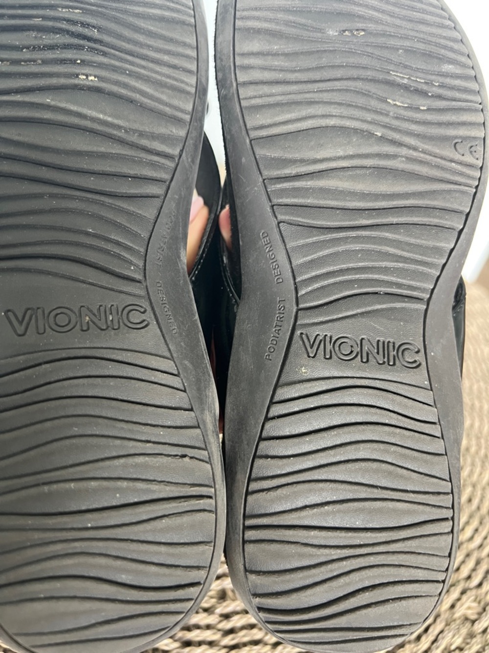 Vionic Black Bella Toe Thong Sandal size 6.5 - Picture 7 of 11